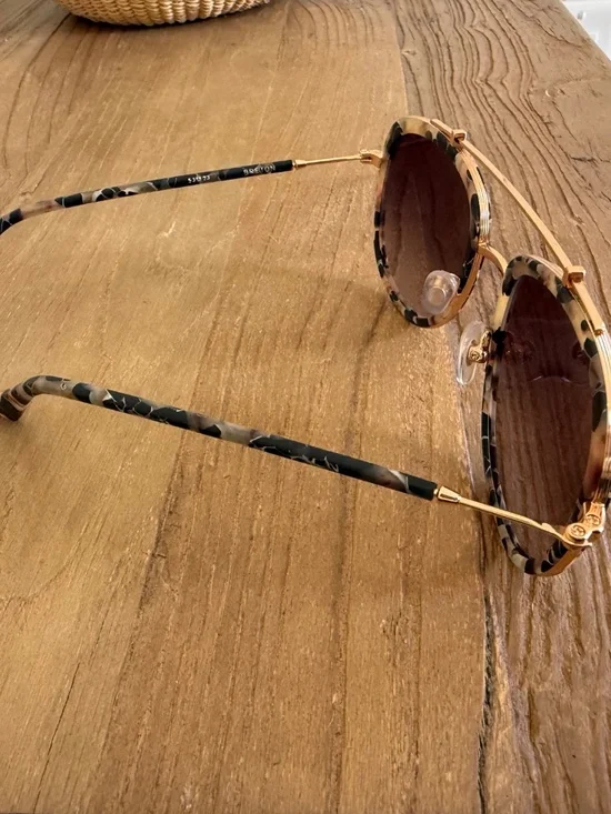 Krewe Sunnies - Picture 3 of 6